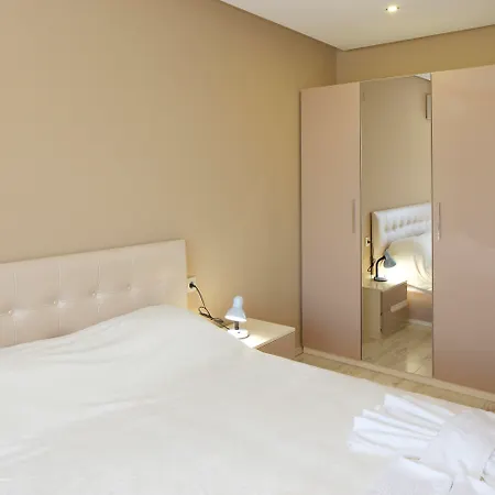 Paradiso Aparthotel 4*