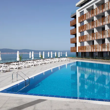 Paradiso 4*