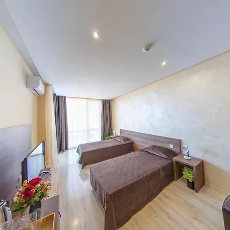 Paradiso 아파트호텔 네세부르