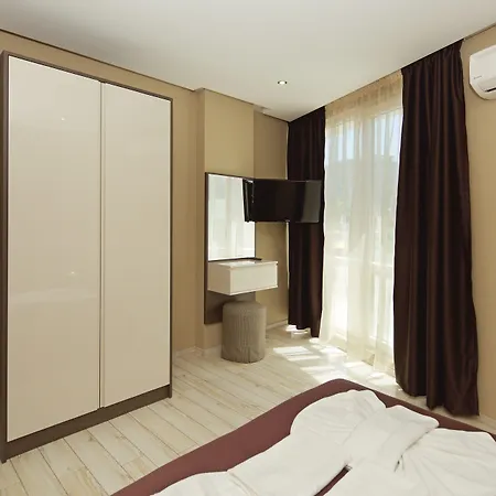Paradiso Apartmanhotel 4*
