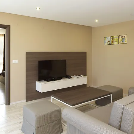 Paradiso Apartmanhotel 4*